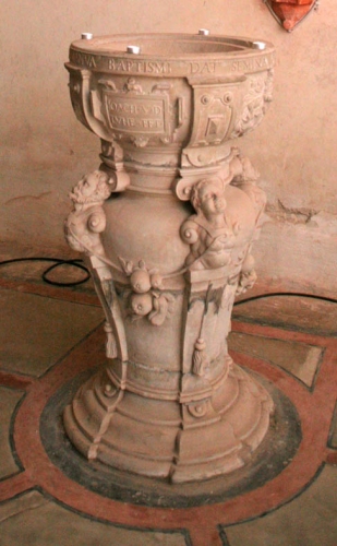 Der TAufstein aus der Werkstatt von Philipp Brandin.