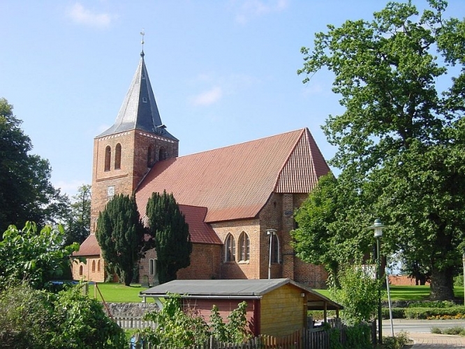 Die Kirche Kalkhorst.