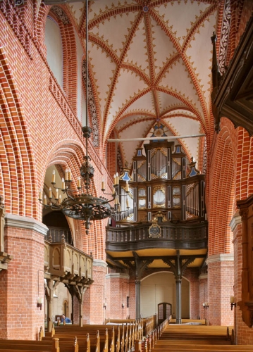Blick ins Kirchenschiff