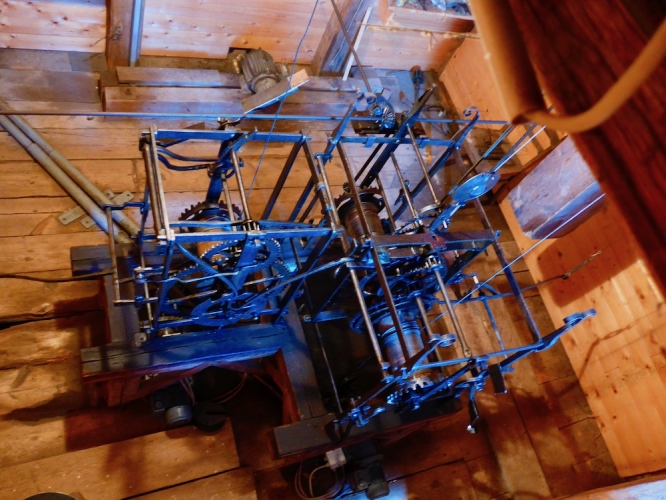 Das mechanische Uhrwerk ist nur noch teilweise in Betrieb.