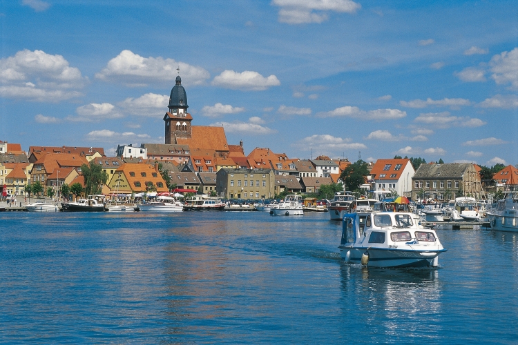 Der Kurort Waren an der Müritz ist ein beliebtee Touristenziel.