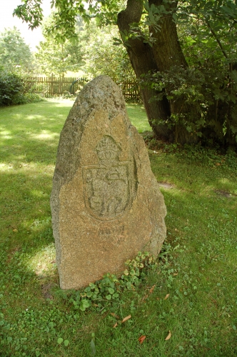 Granitstein im Garten.