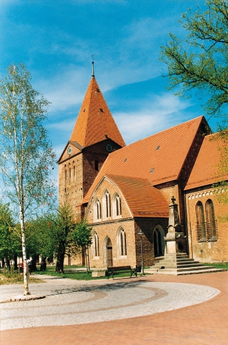 Die Schwaaner Kirche.