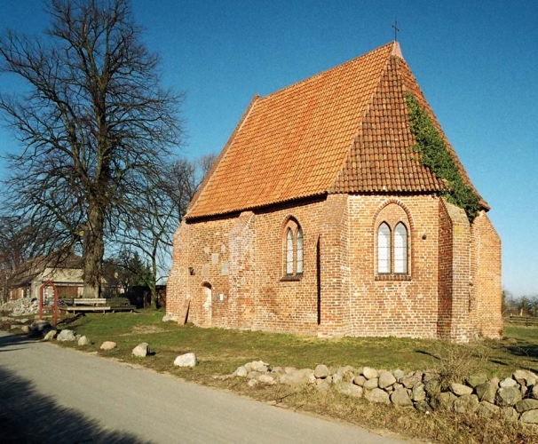 Die einstige Weitendorfer Kirche dient heute für Ausstellungen.